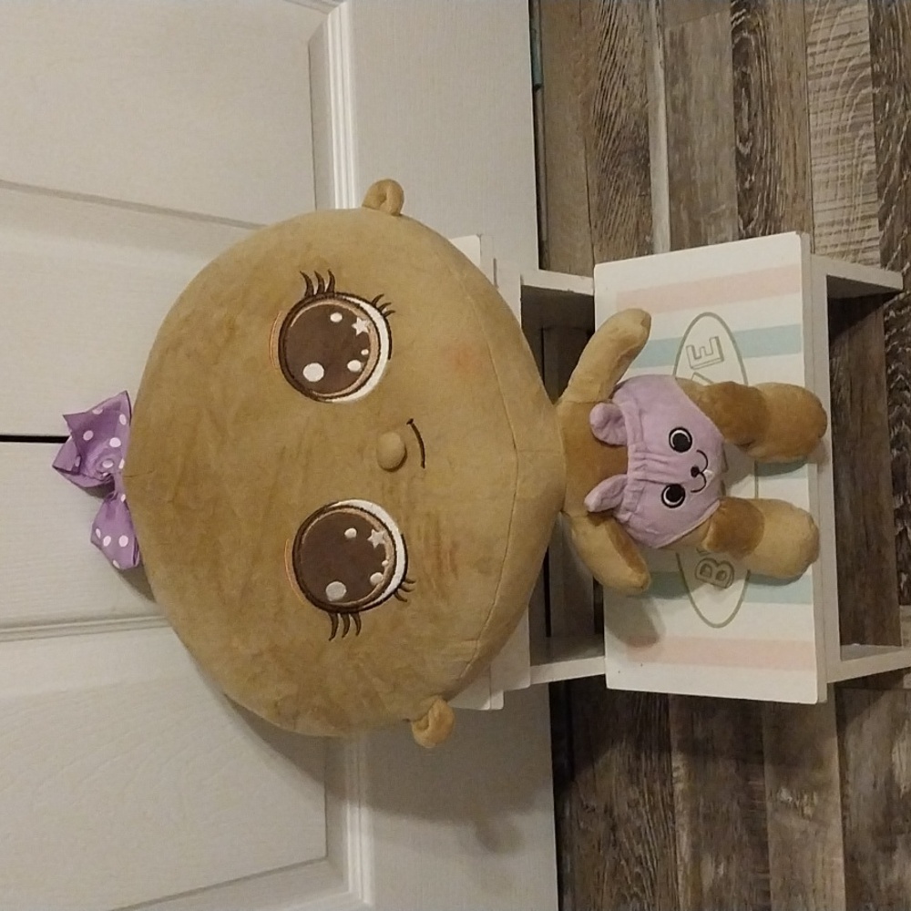 Rosie big big baby doll. Brown eyes makes noises Includes batteries.